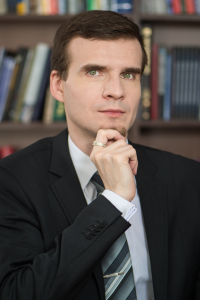Dr Marcin Olszówka
